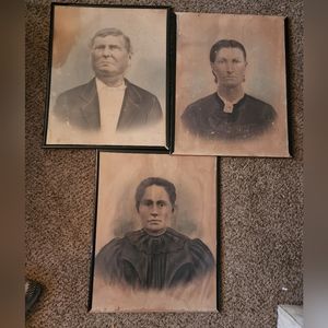 Three *allegedly* haunted antique photos.